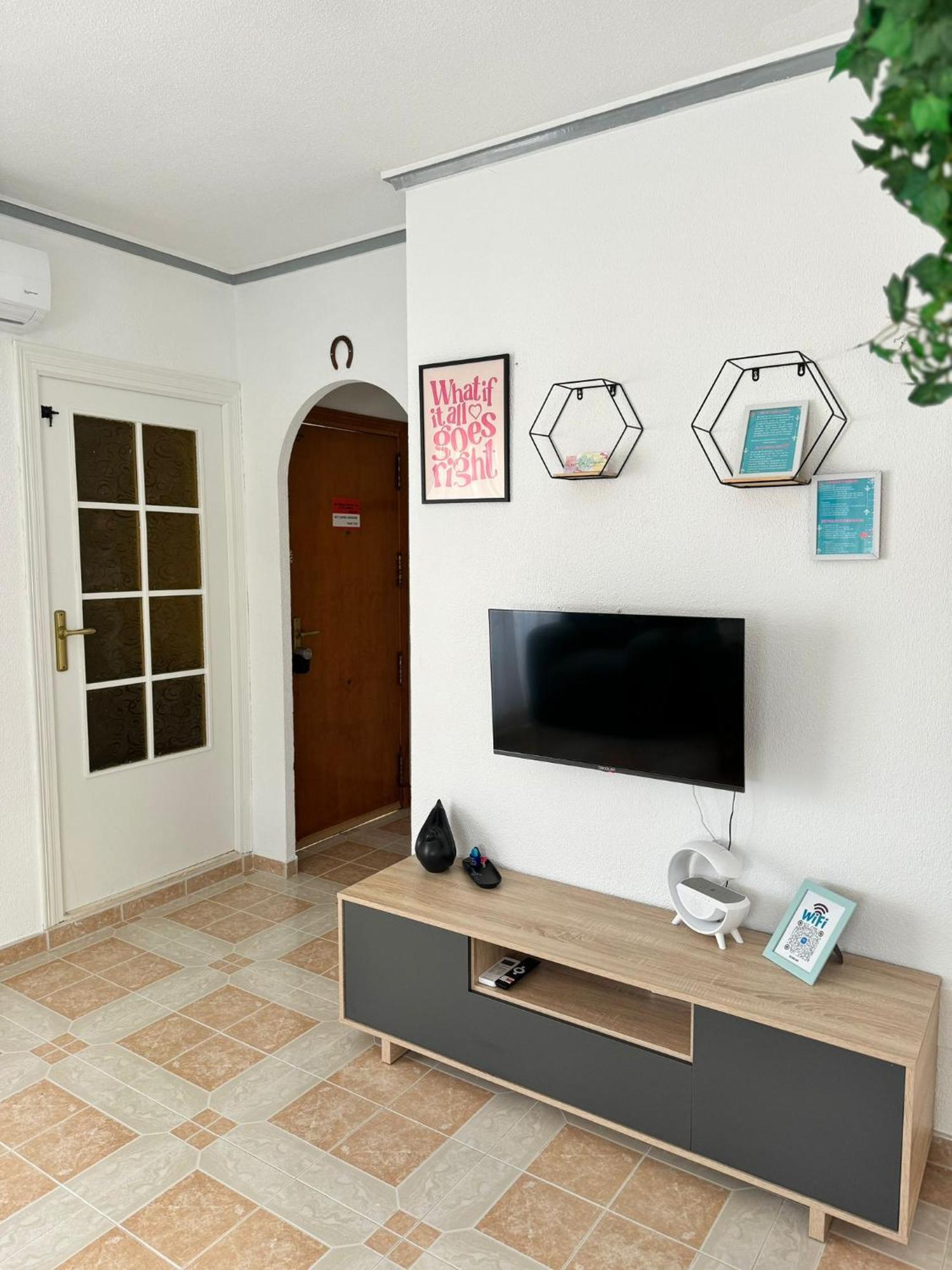 Carmina Apartment, Disfruta Del Sol Y Del Relax! Torrevieja Esterno foto